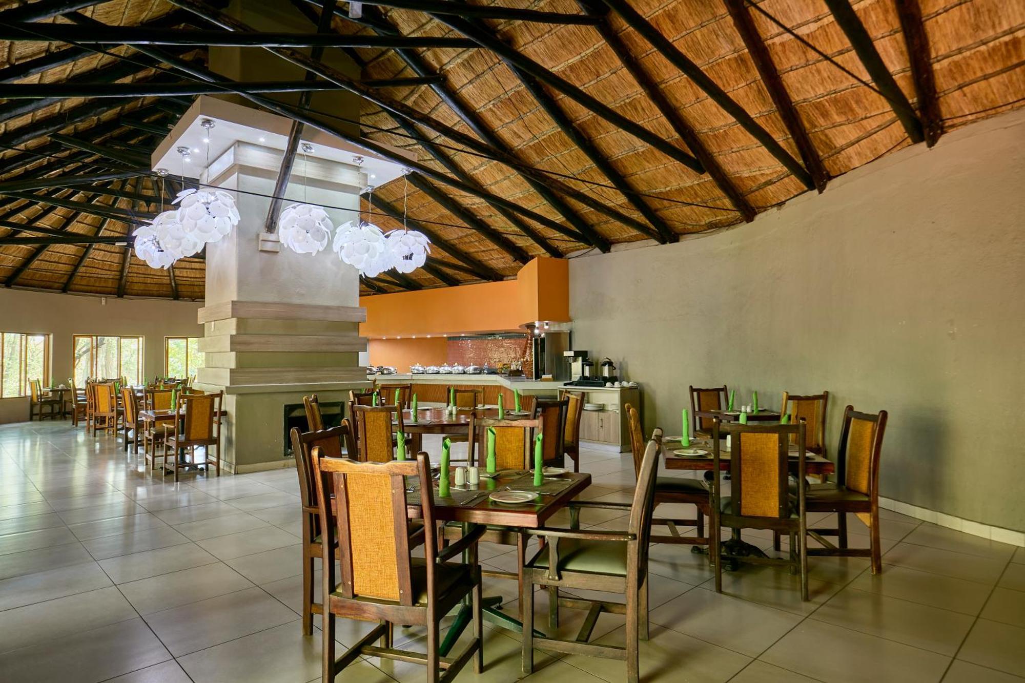 Cresta Marang Gardens Hotel Francistown Exterior foto