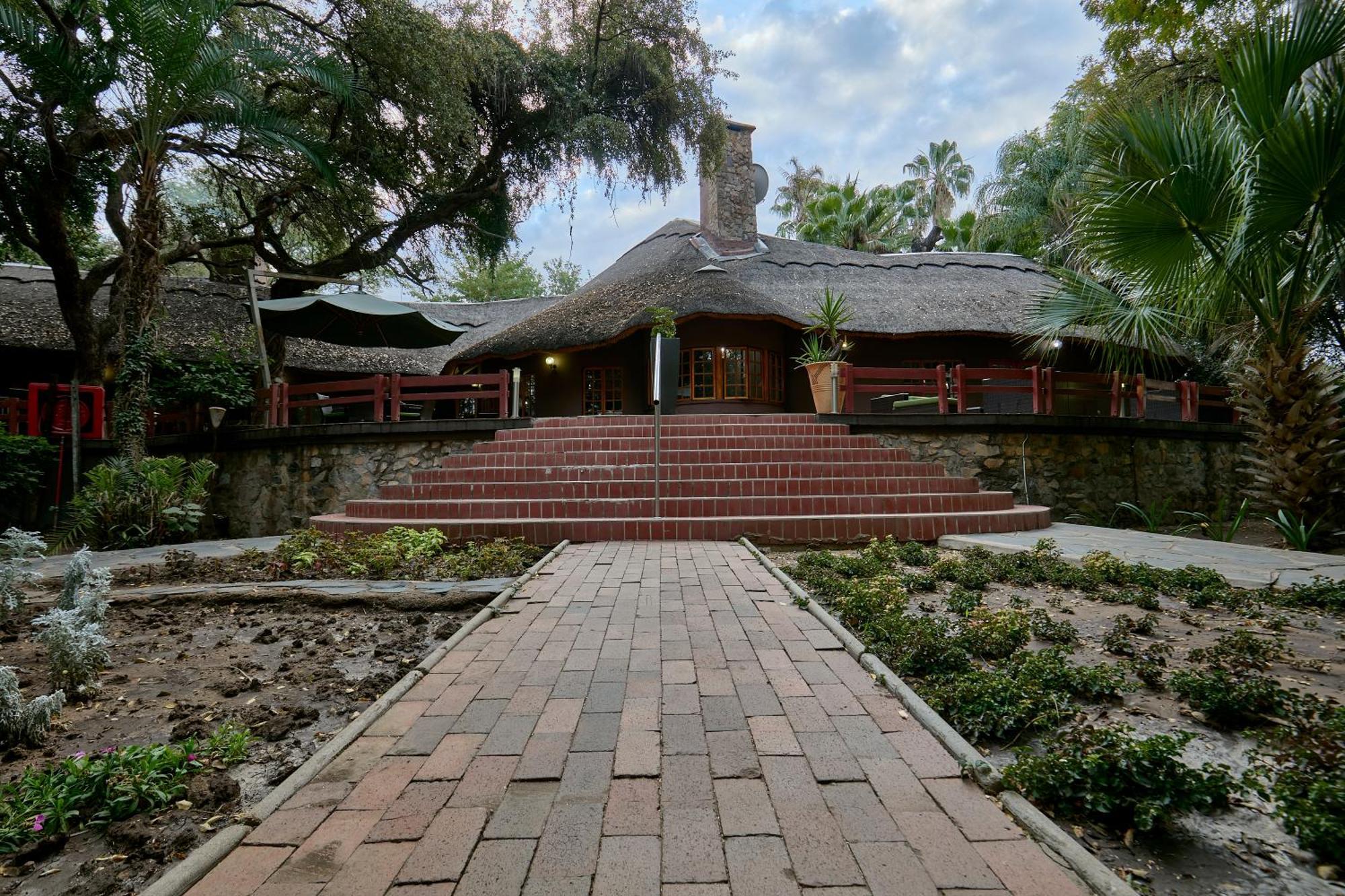 Cresta Marang Gardens Hotel Francistown Exterior foto